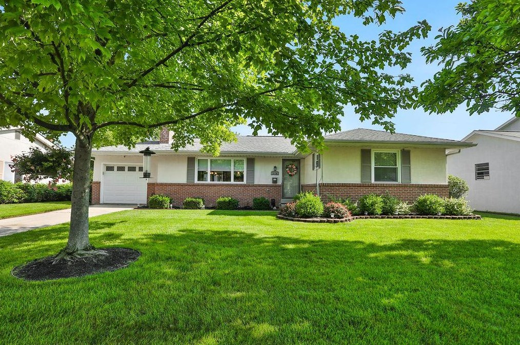 3174 Kingswood Dr, Darbydale, OH 43123