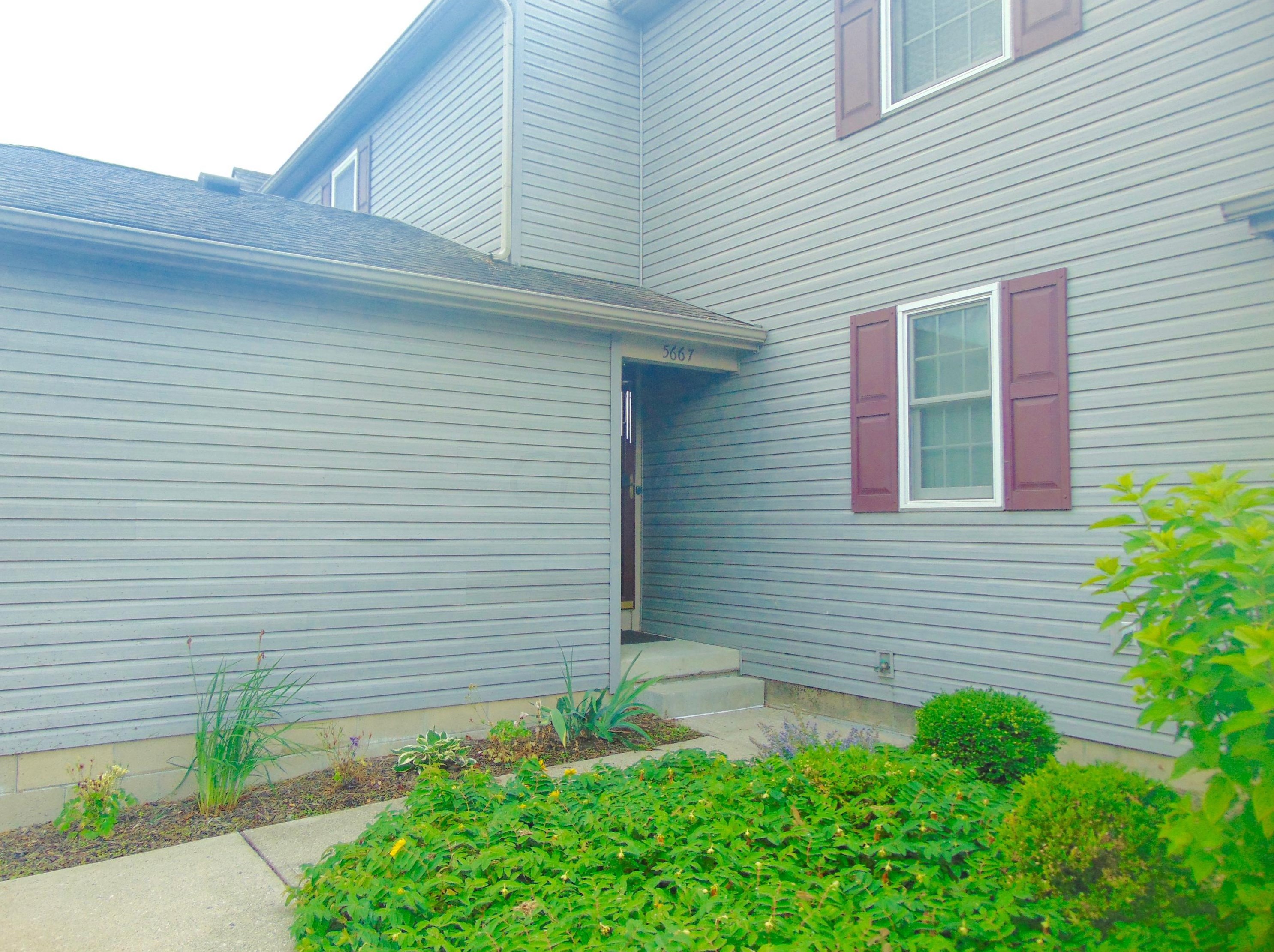 5667 Barney Ln, Columbus OH 43235-7144 exterior