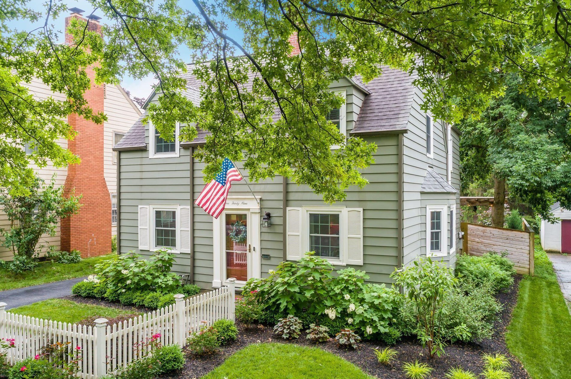 139 Aldrich Rd, Columbus, OH 43214-2625