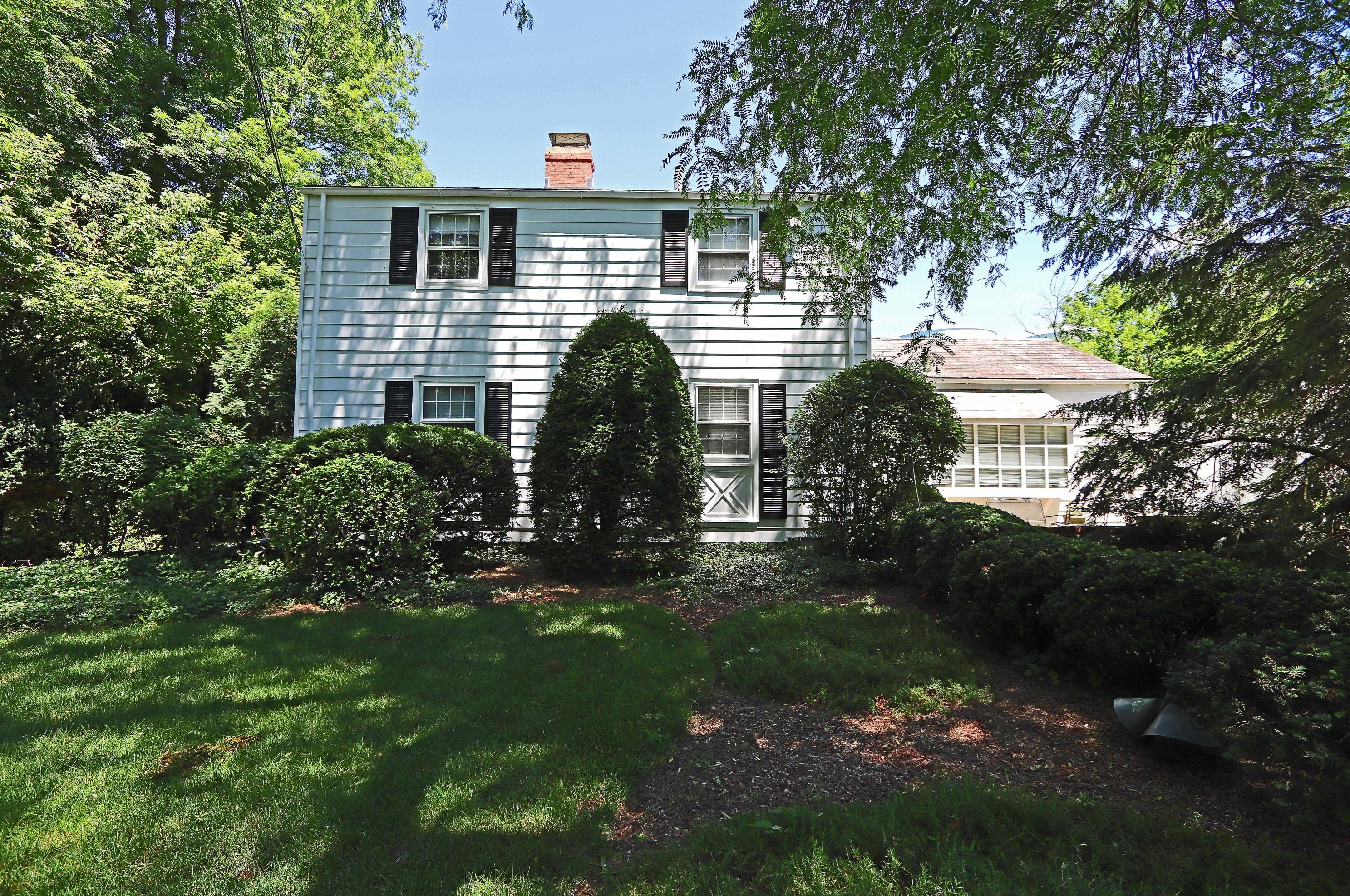 348 Fairway Dr, Columbus, OH 43214-1816