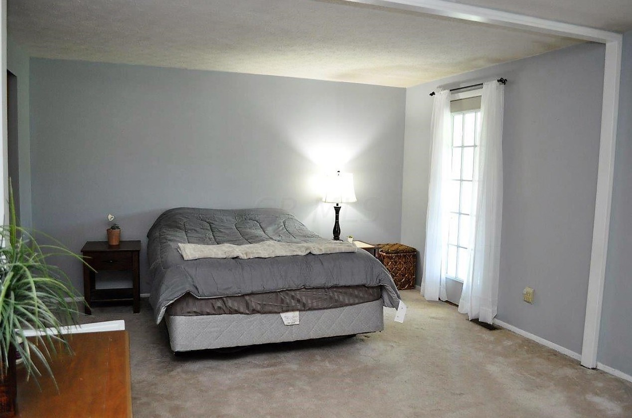 1901 Brookfield Rd, Columbus OH  43229-8824 exterior