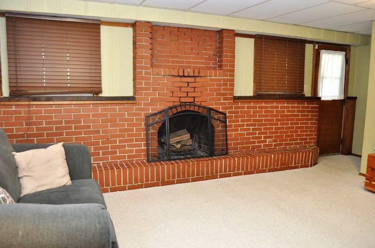 1901 Brookfield Rd, Columbus OH  43229-8824 exterior