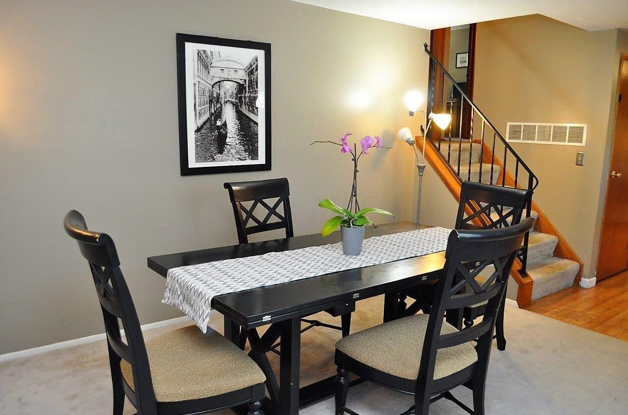 1901 Brookfield Rd, Columbus OH  43229-8824 exterior