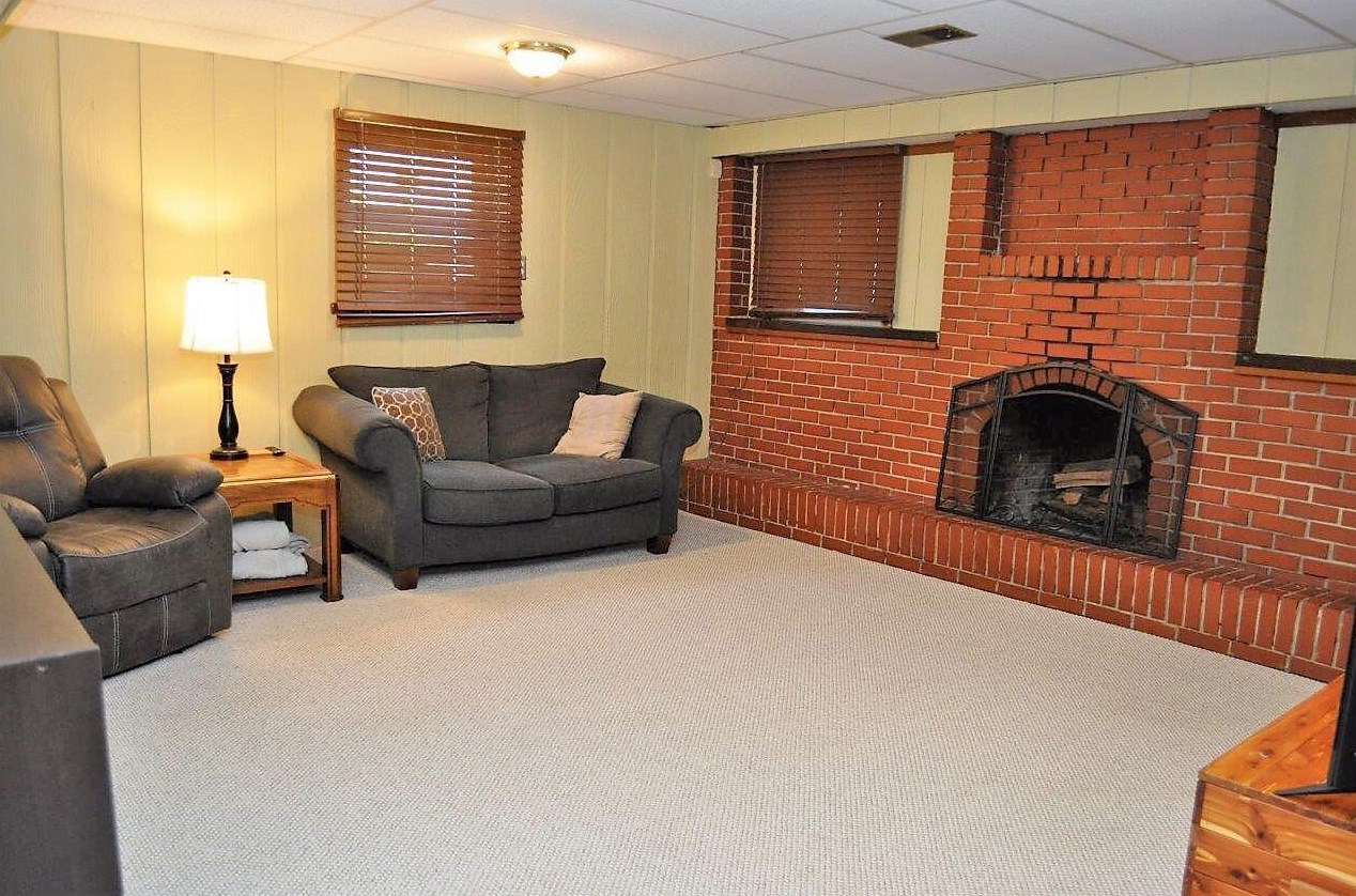 1901 Brookfield Rd, Columbus OH  43229-8824 exterior