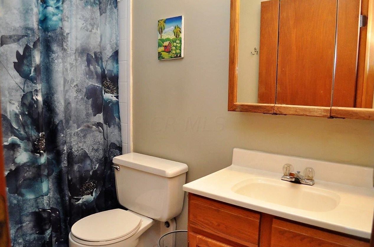 1901 Brookfield Rd, Columbus OH  43229-8824 exterior