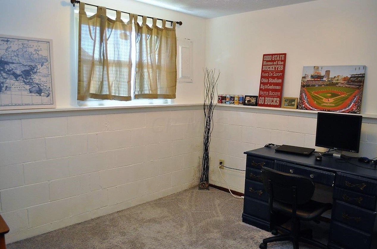 1901 Brookfield Rd, Columbus OH  43229-8824 exterior