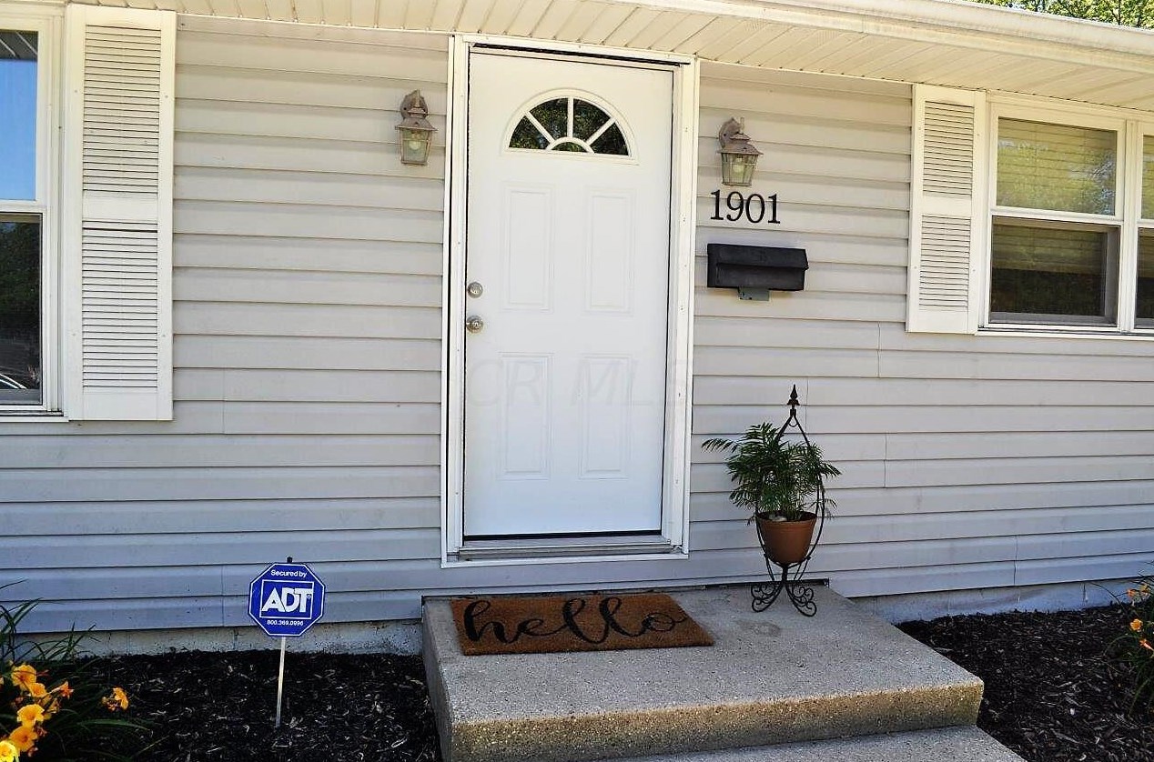 1901 Brookfield Rd, Columbus OH  43229-8824 exterior