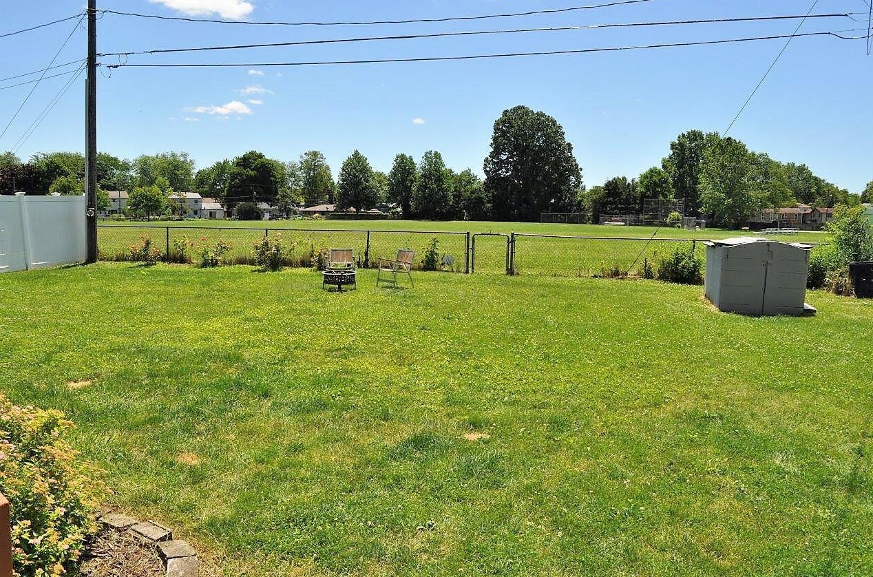 1901 Brookfield Rd, Columbus OH  43229-8824 exterior