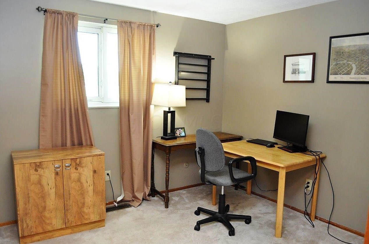 1901 Brookfield Rd, Columbus OH  43229-8824 exterior