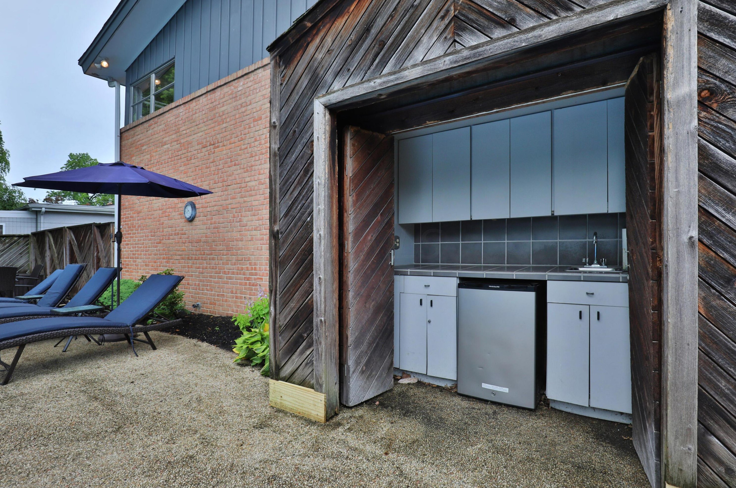 138 Merkle Rd, Columbus OH 43209-1554 exterior