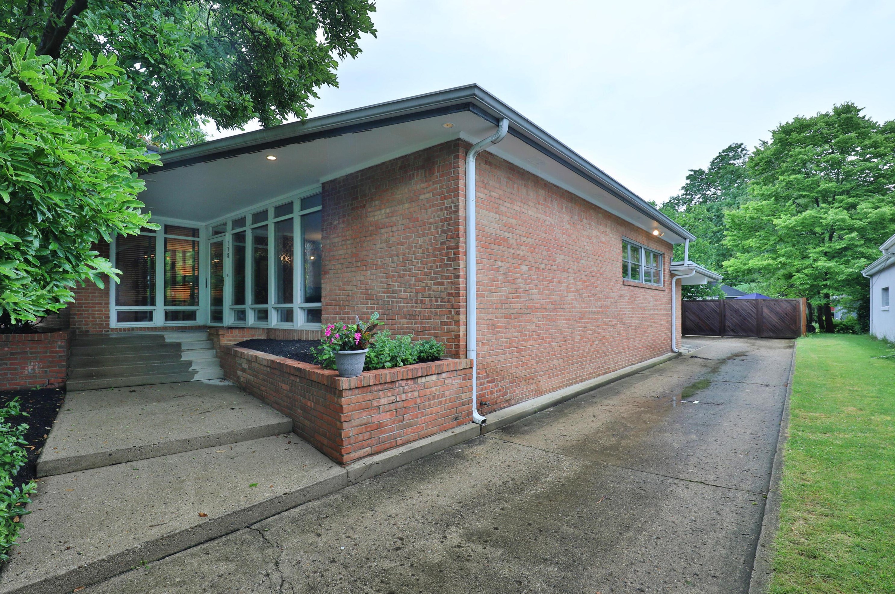 138 Merkle Rd, Columbus OH 43209-1554 exterior