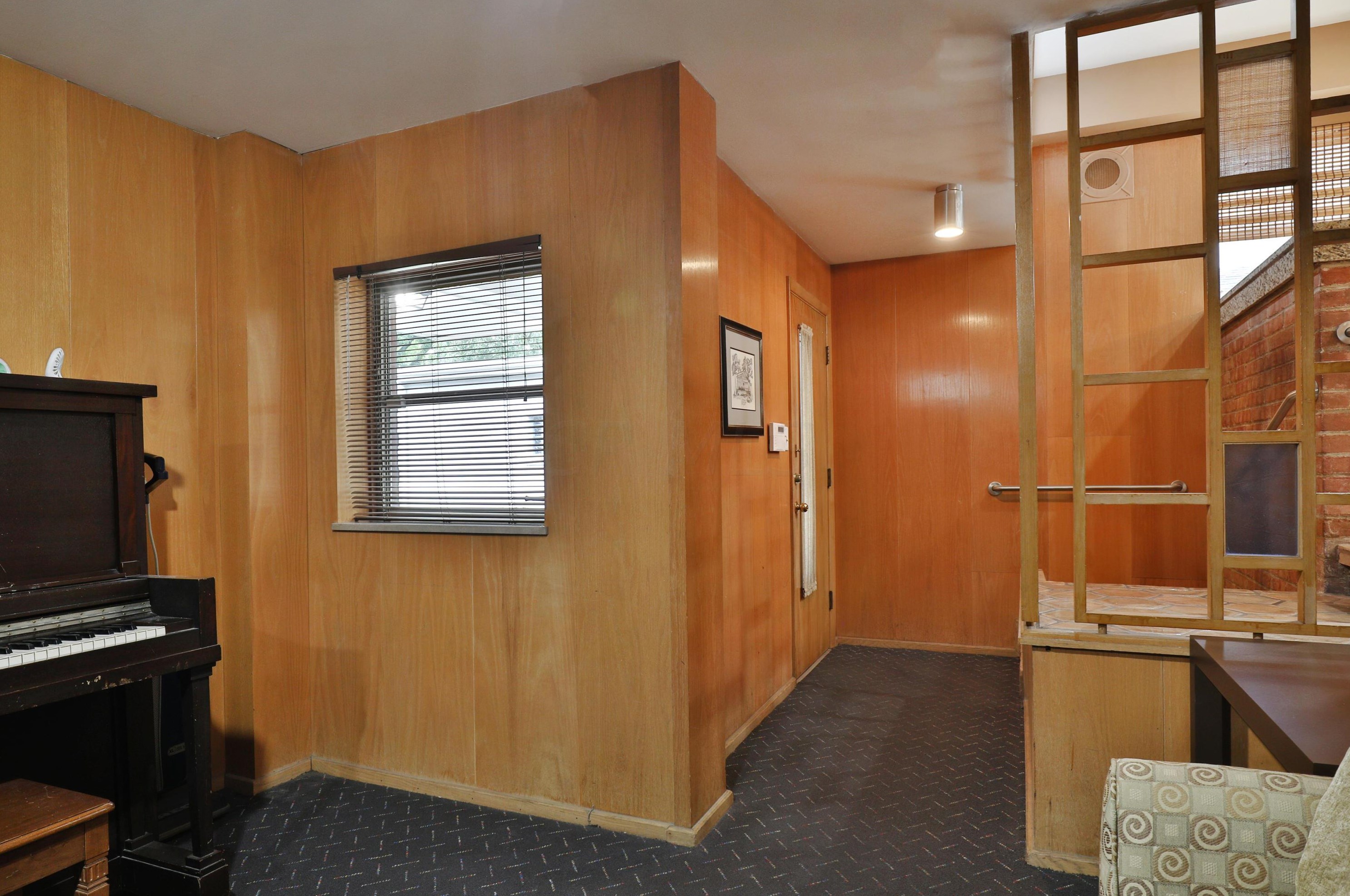 138 Merkle Rd, Columbus OH 43209-1554 exterior