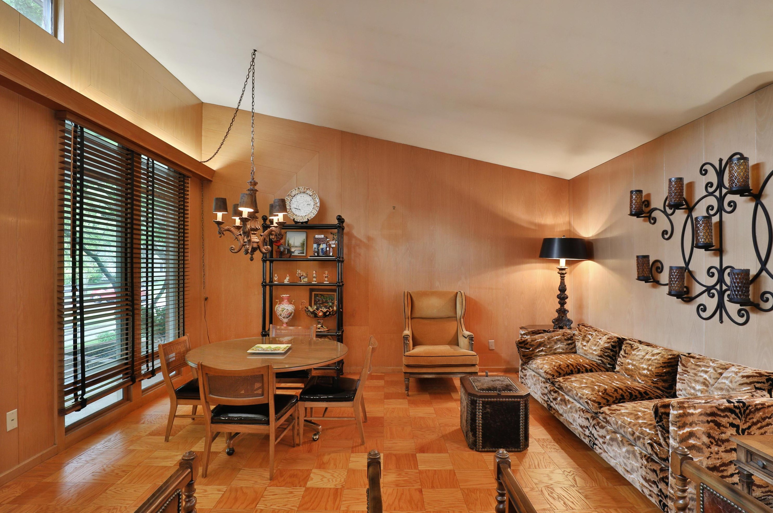 138 Merkle Rd, Columbus OH 43209-1554 exterior