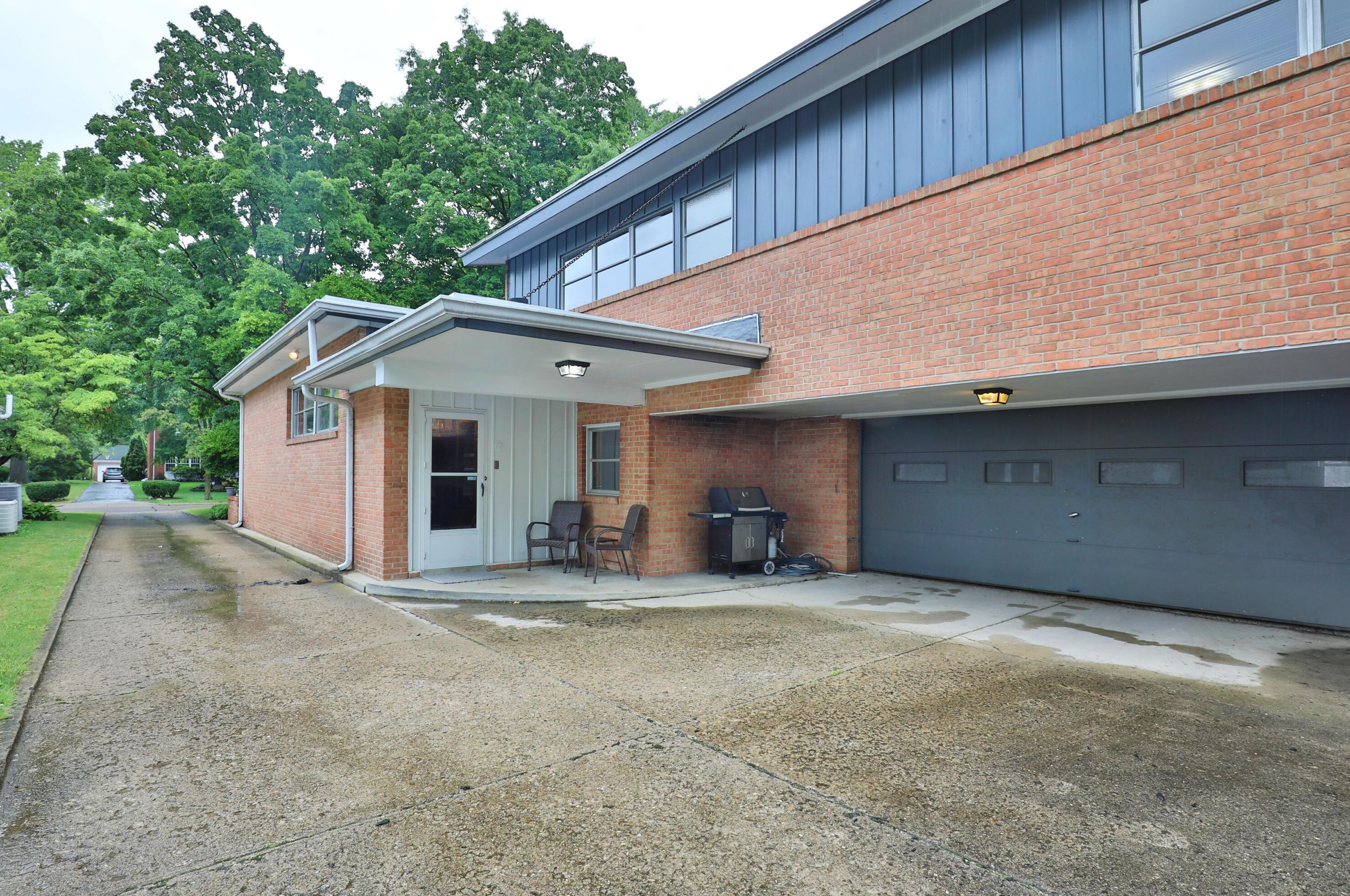 138 Merkle Rd, Columbus OH 43209-1554 exterior