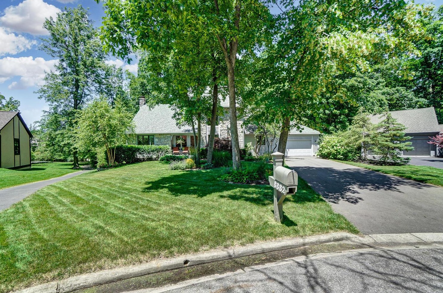 8882 Nairn Ct, Dublin, OH 43017-9407