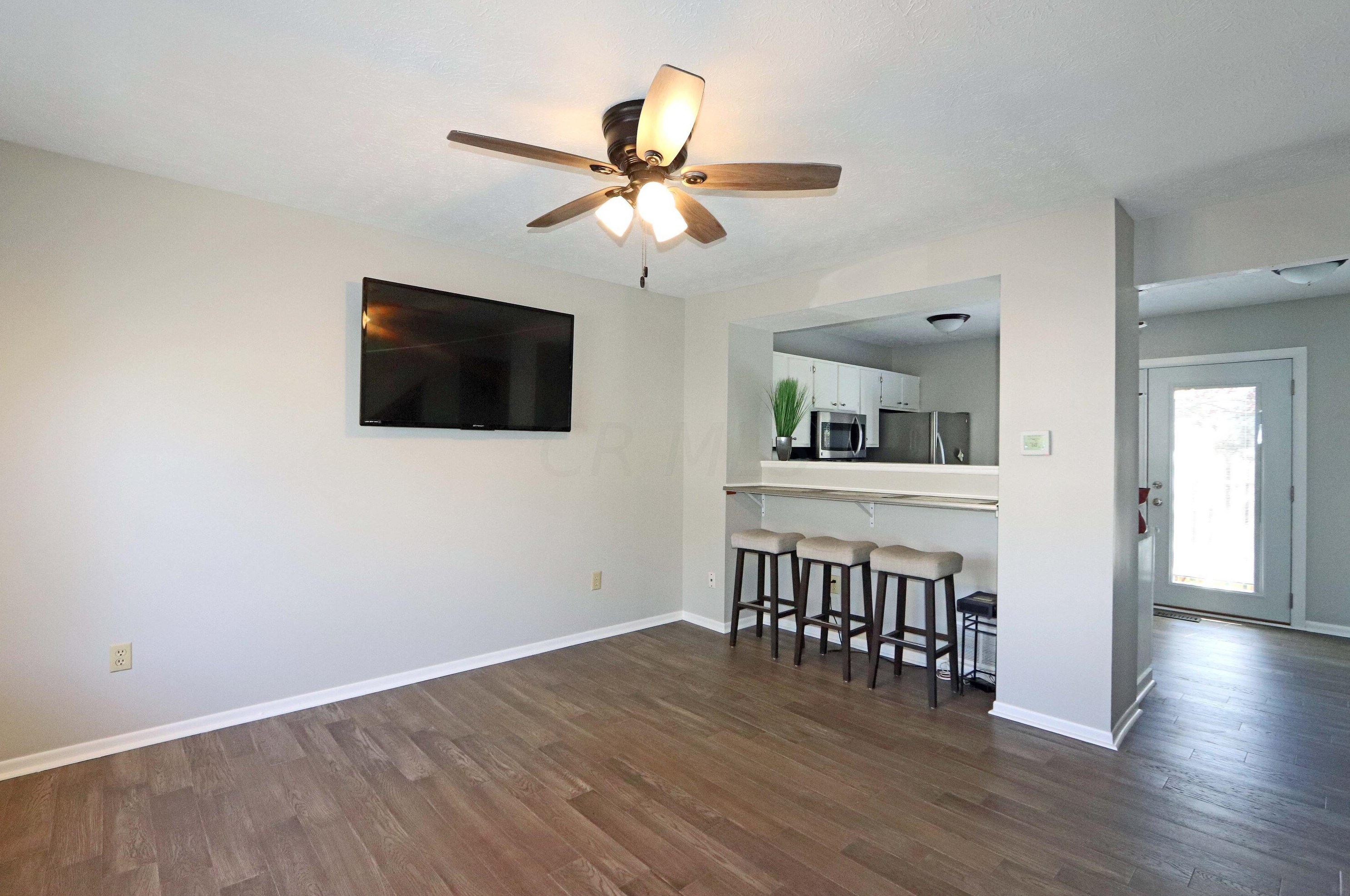 916 Worthington Woods Blvd #12, Sharon Township, OH 43085