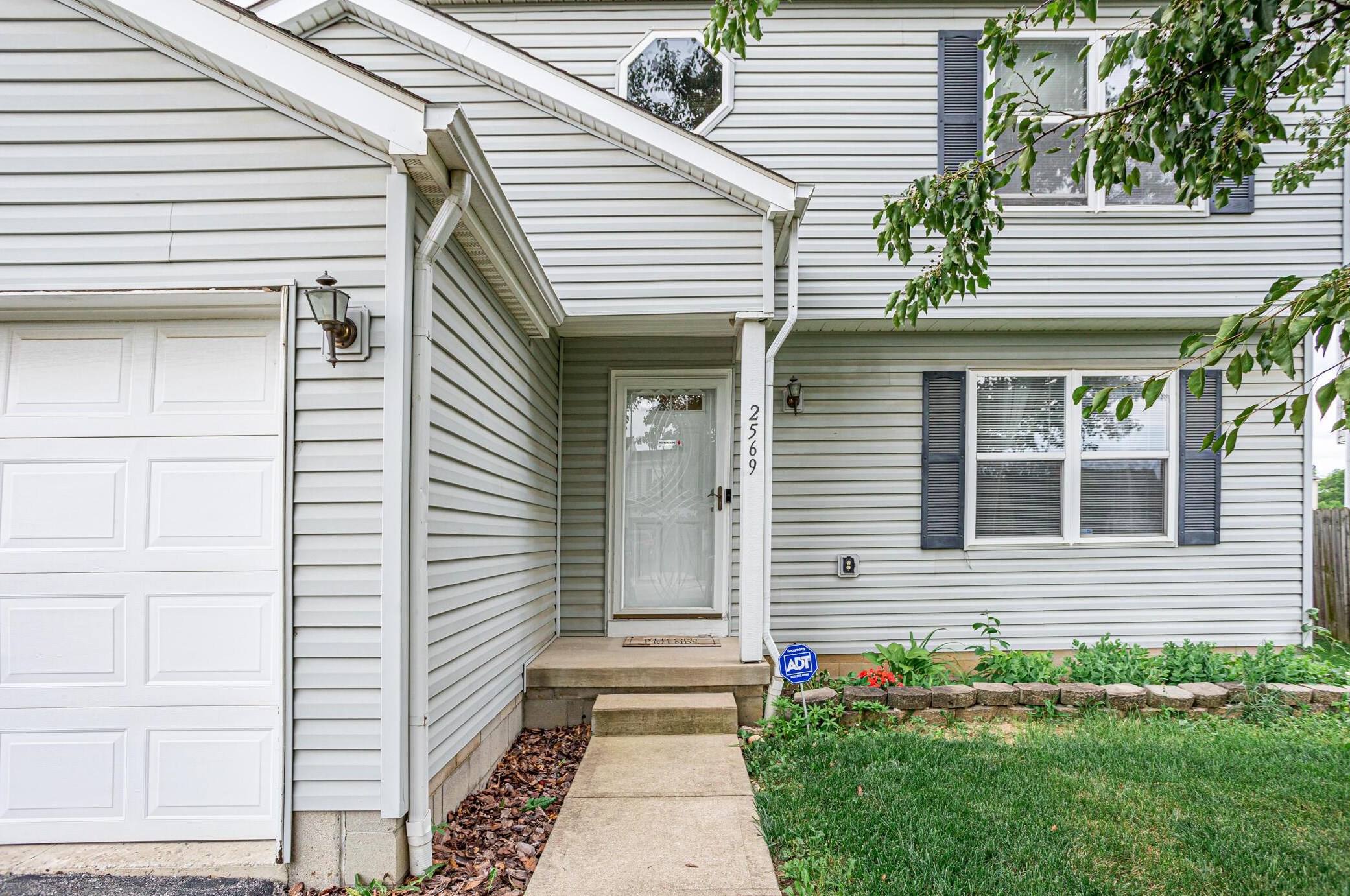 2569 Bellaston Ct, Darbydale, OH 43123-4610