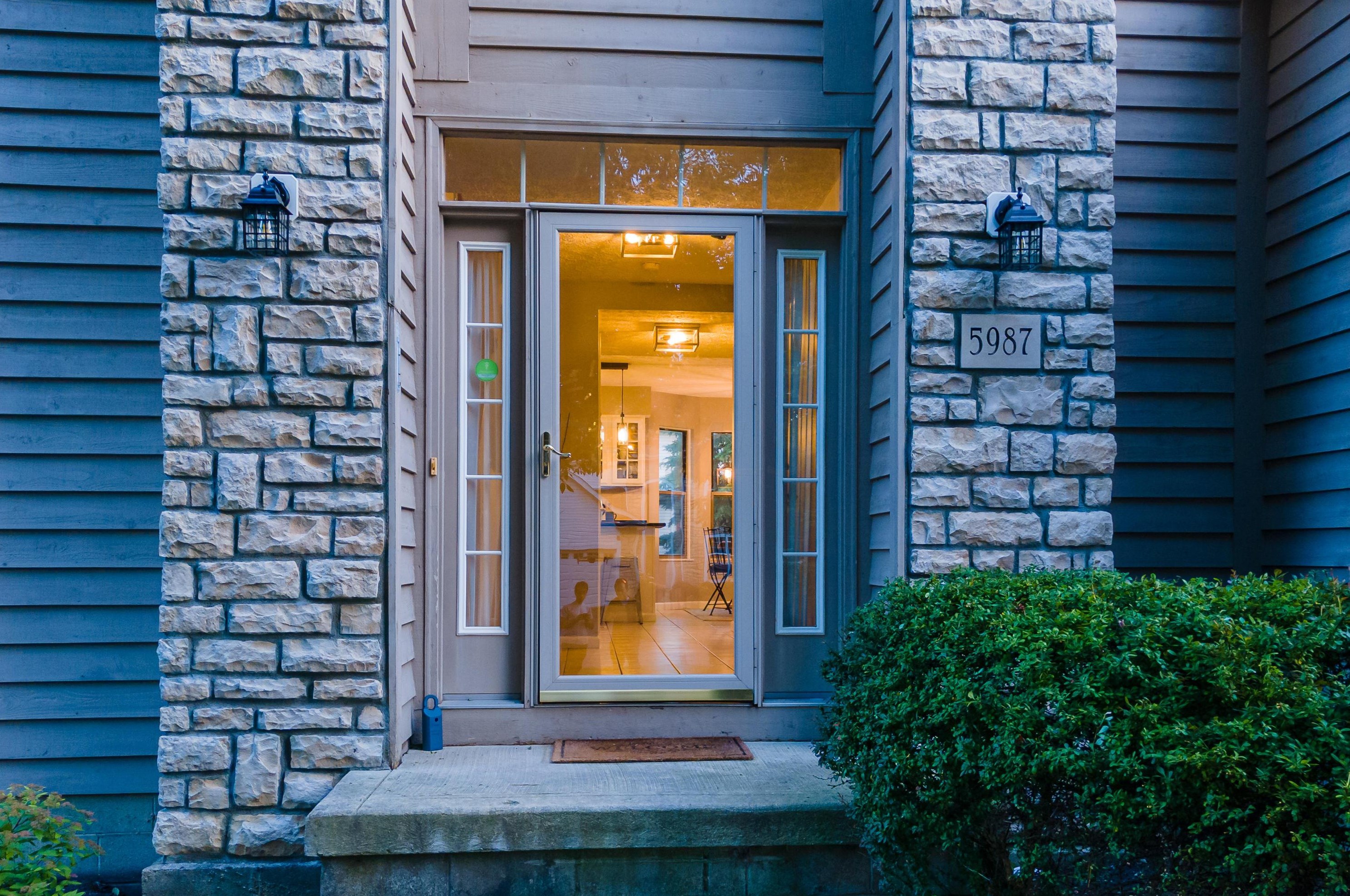 5987 Blunden Rd, Dublin, OH 43016-6727