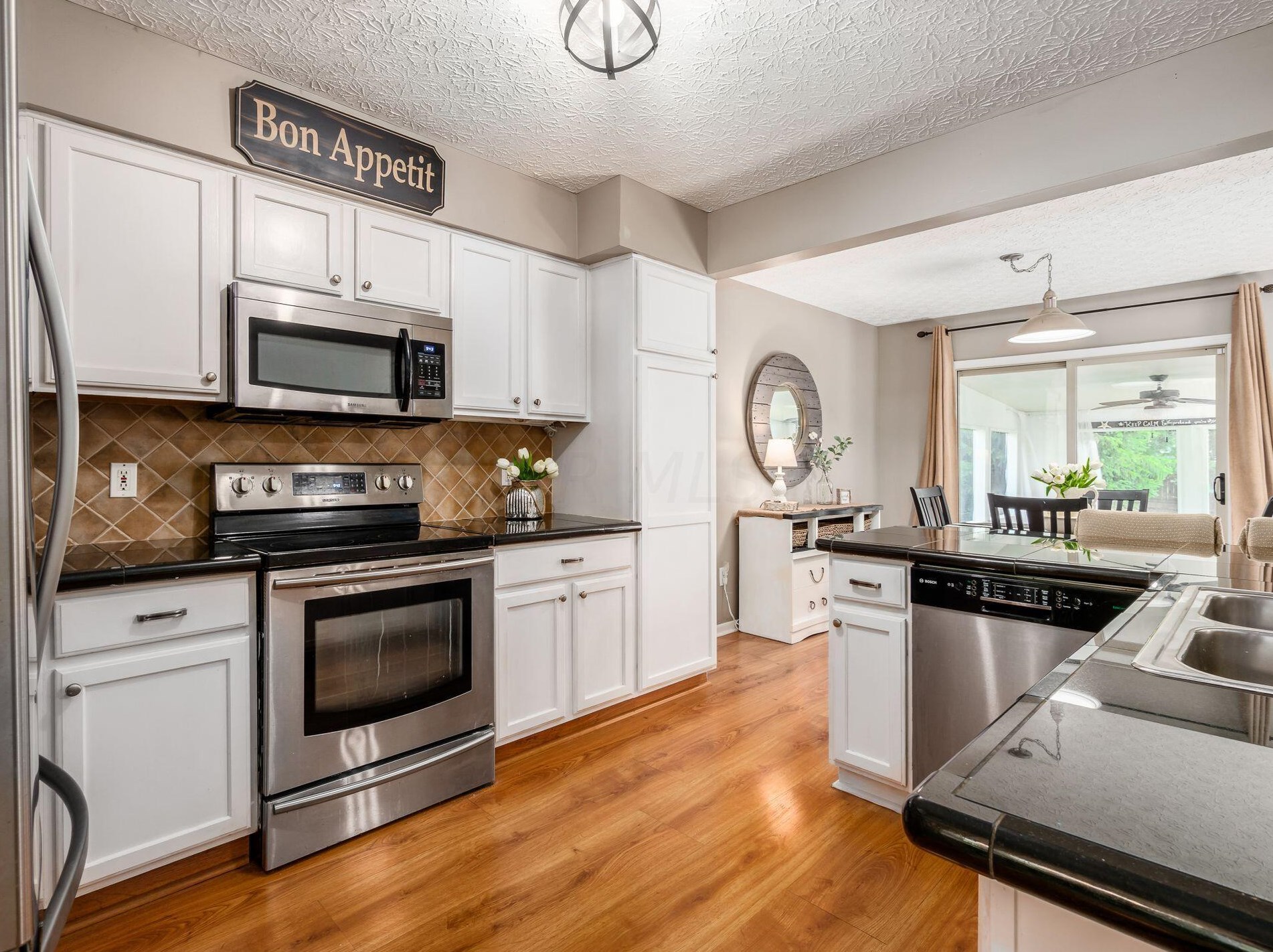 6735 Alberta Pl, Westerville, OH 43082-9561