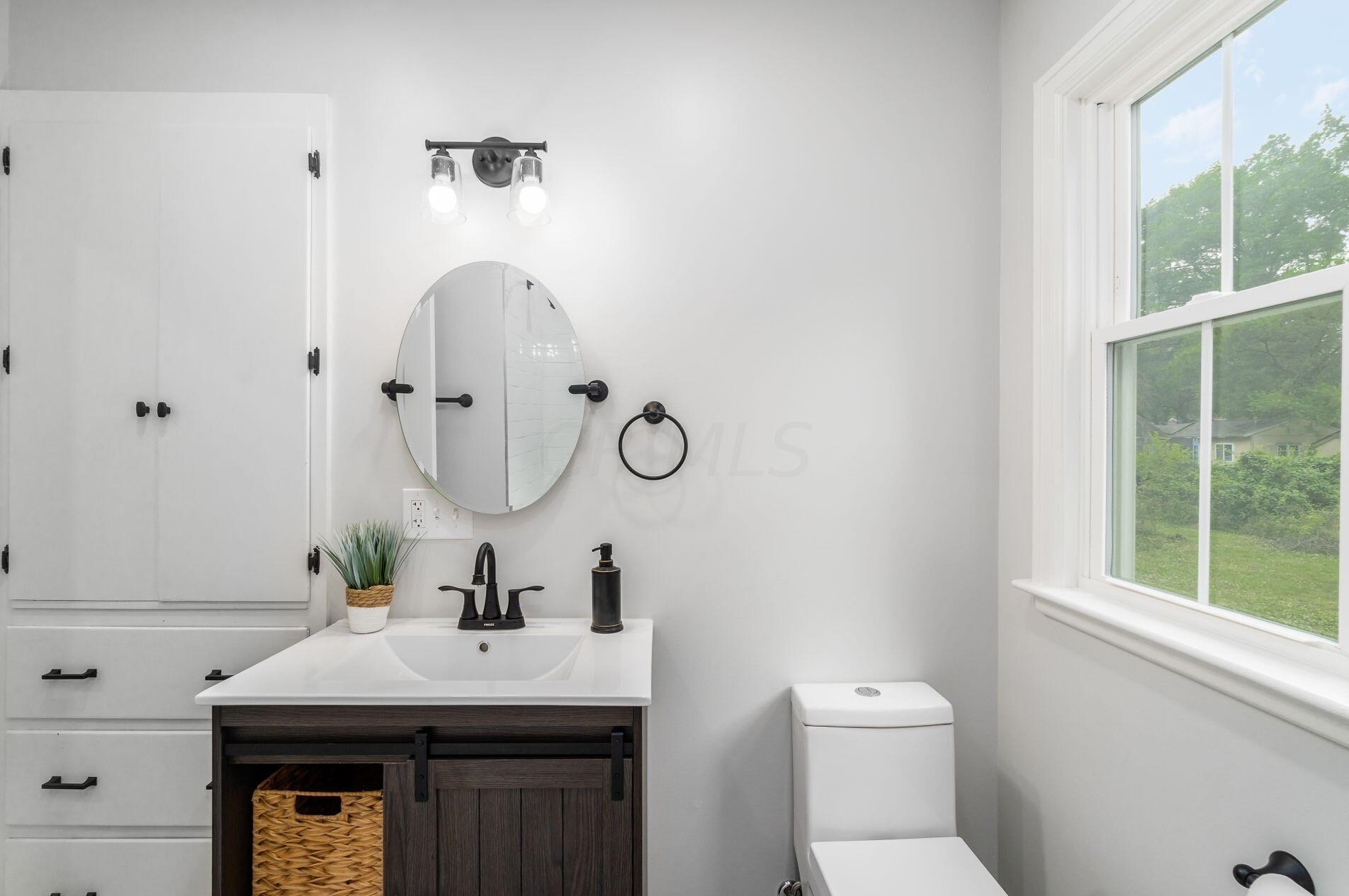 470 Johnstown Rd, Columbus OH  43230-2145 exterior