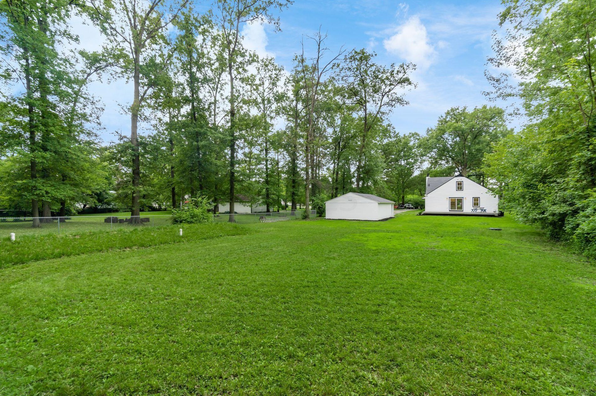 470 Johnstown Rd, Columbus OH  43230-2145 exterior