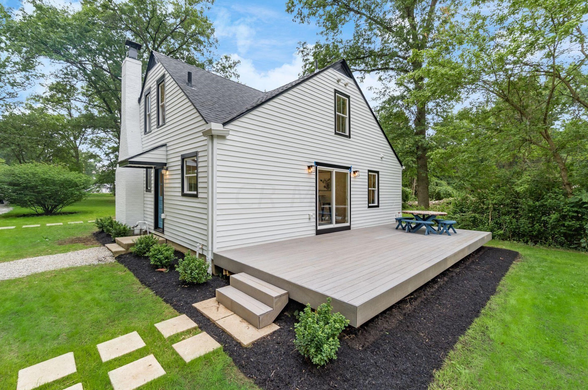 470 Johnstown Rd, Columbus OH  43230-2145 exterior