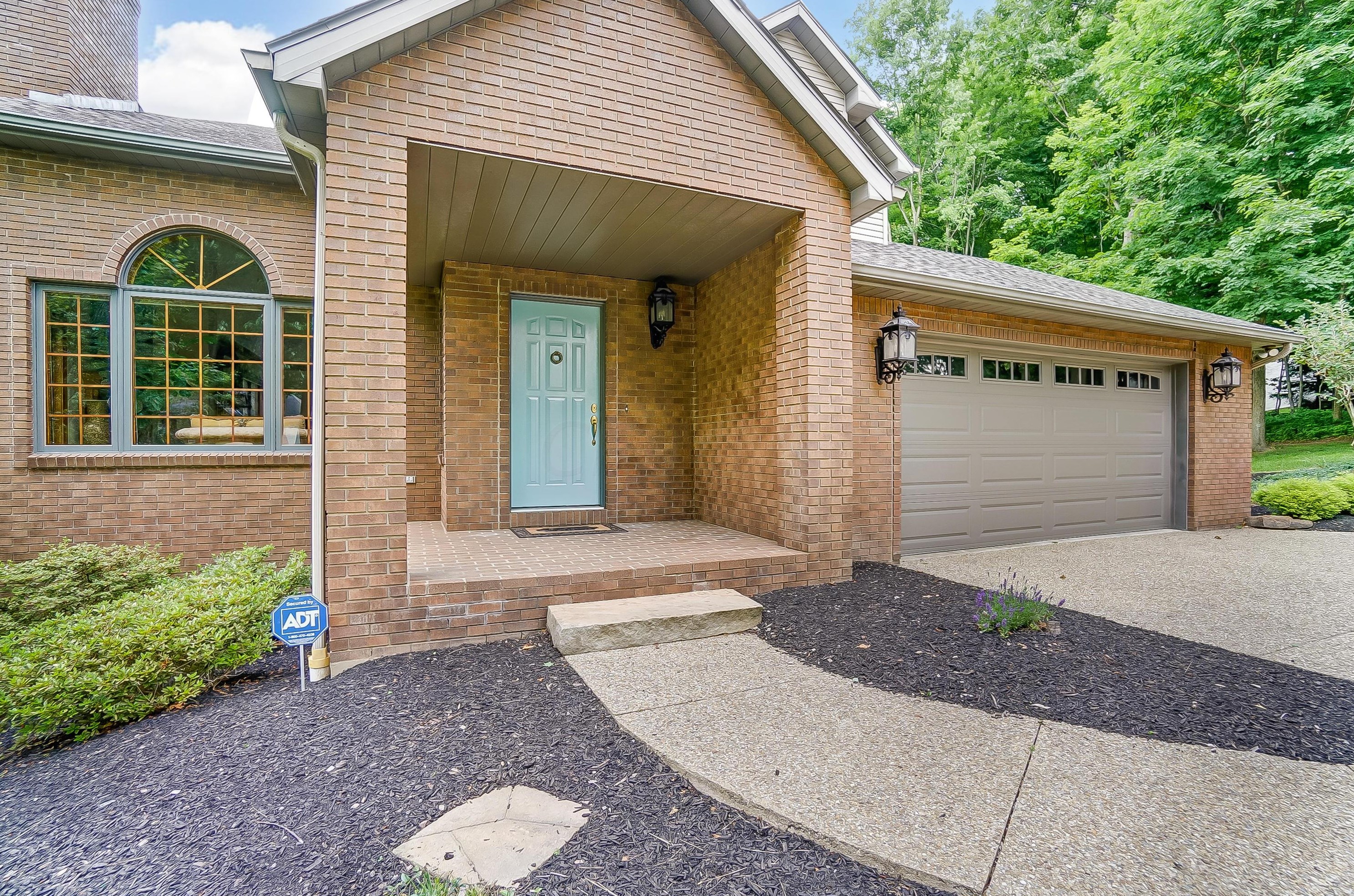 14319 Heritage Ln, Mount Vernon, OH 43050