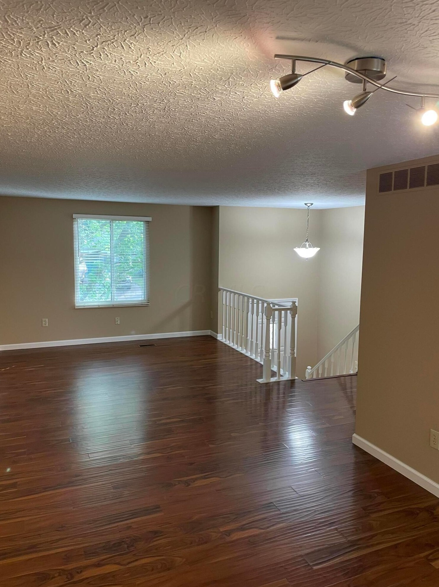 7334 Downey Dr, Columbus, OH 43235-4340