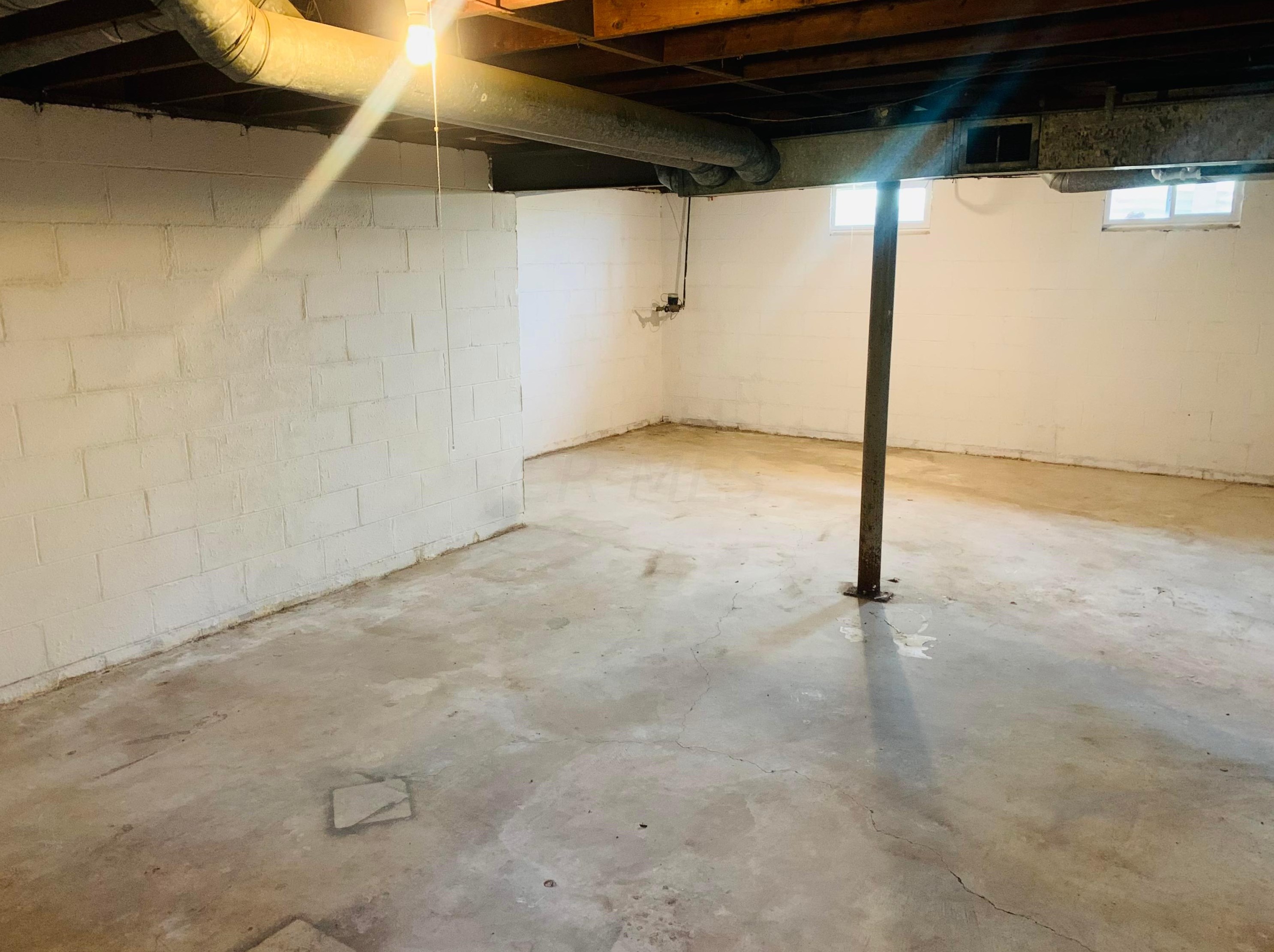 812 Hampton Rd, Columbus OH  43227-1044 exterior