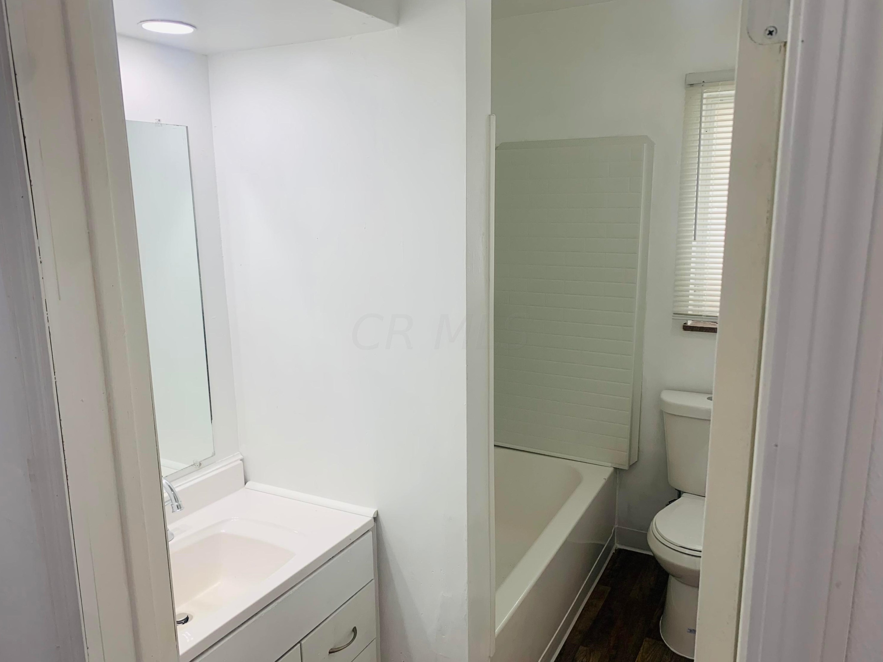 812 Hampton Rd, Columbus OH  43227-1044 exterior