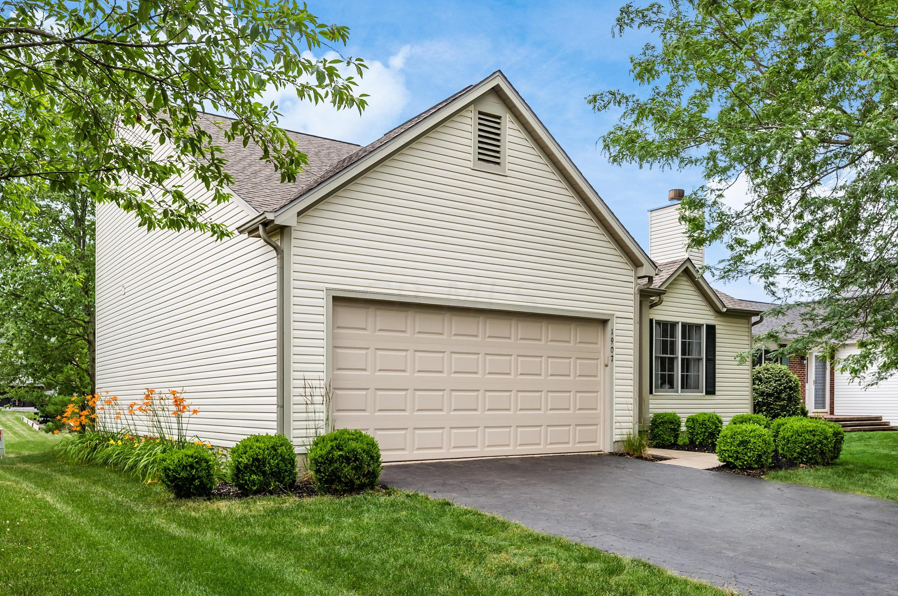 1907 Beauregard Blvd, Darbydale, OH 43123