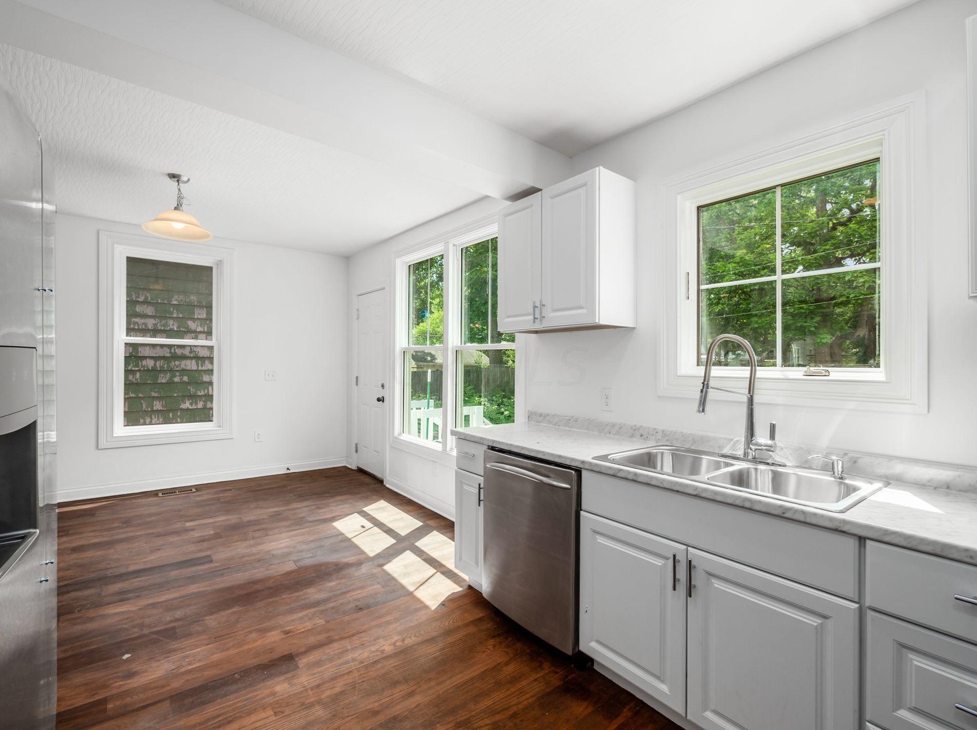 349 Warren Ave, Columbus OH  43204-3057 exterior