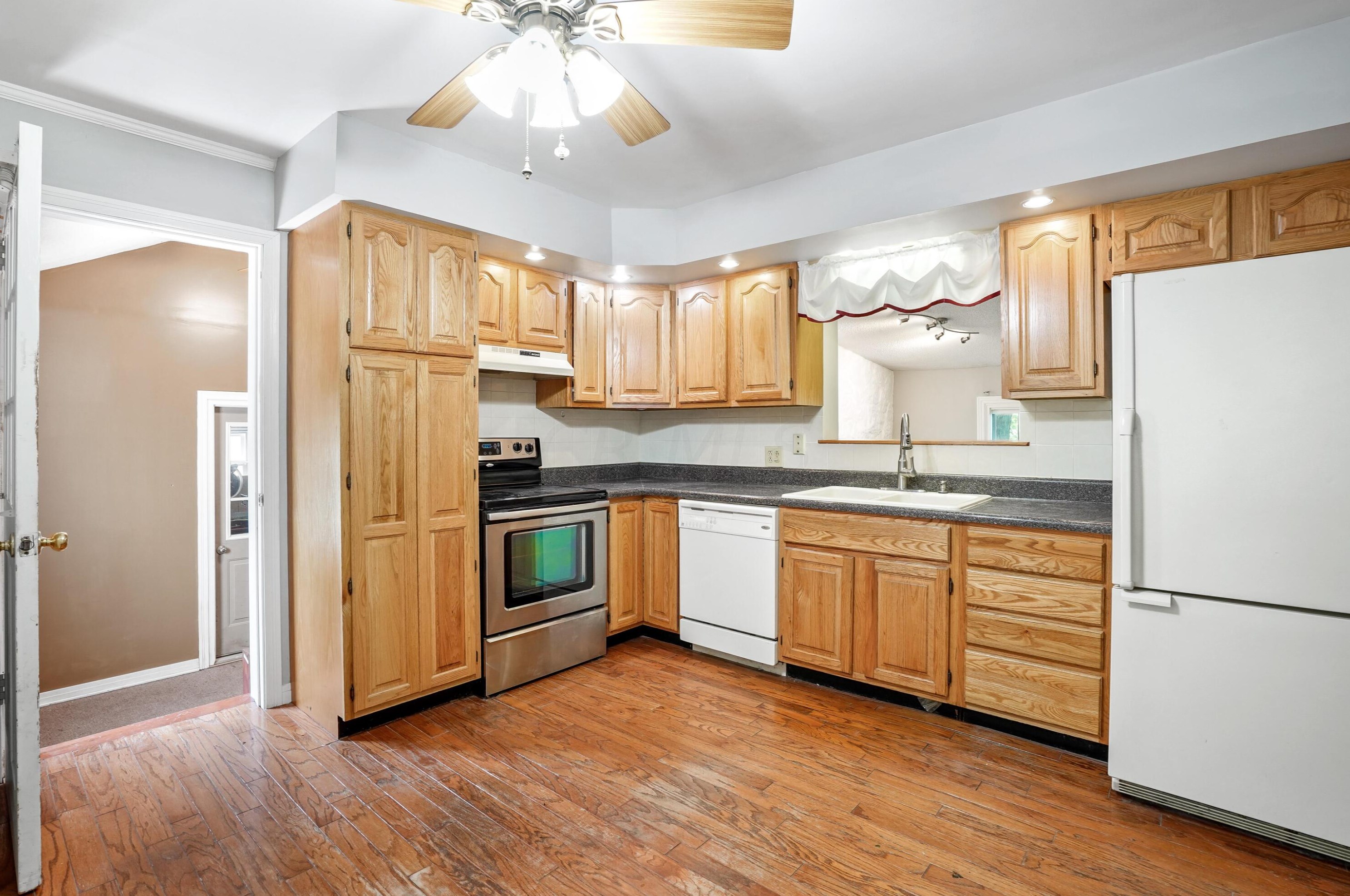 489 Linda Mel Dr, Marion, OH 43302