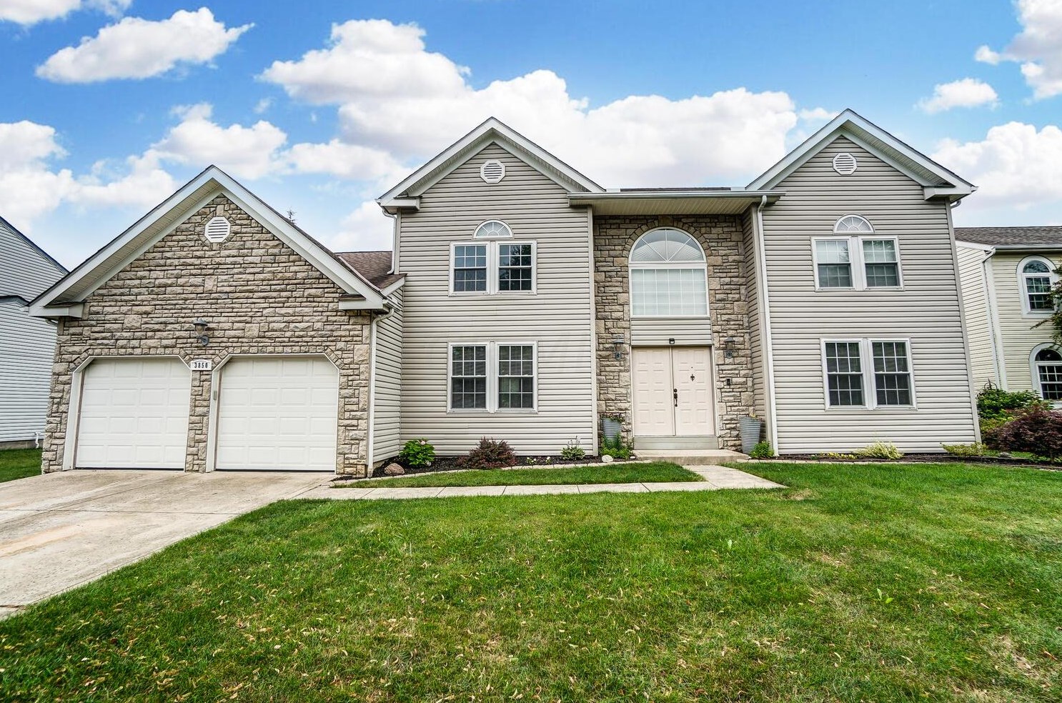 3850 Carlotta St, Darbydale, OH 43123