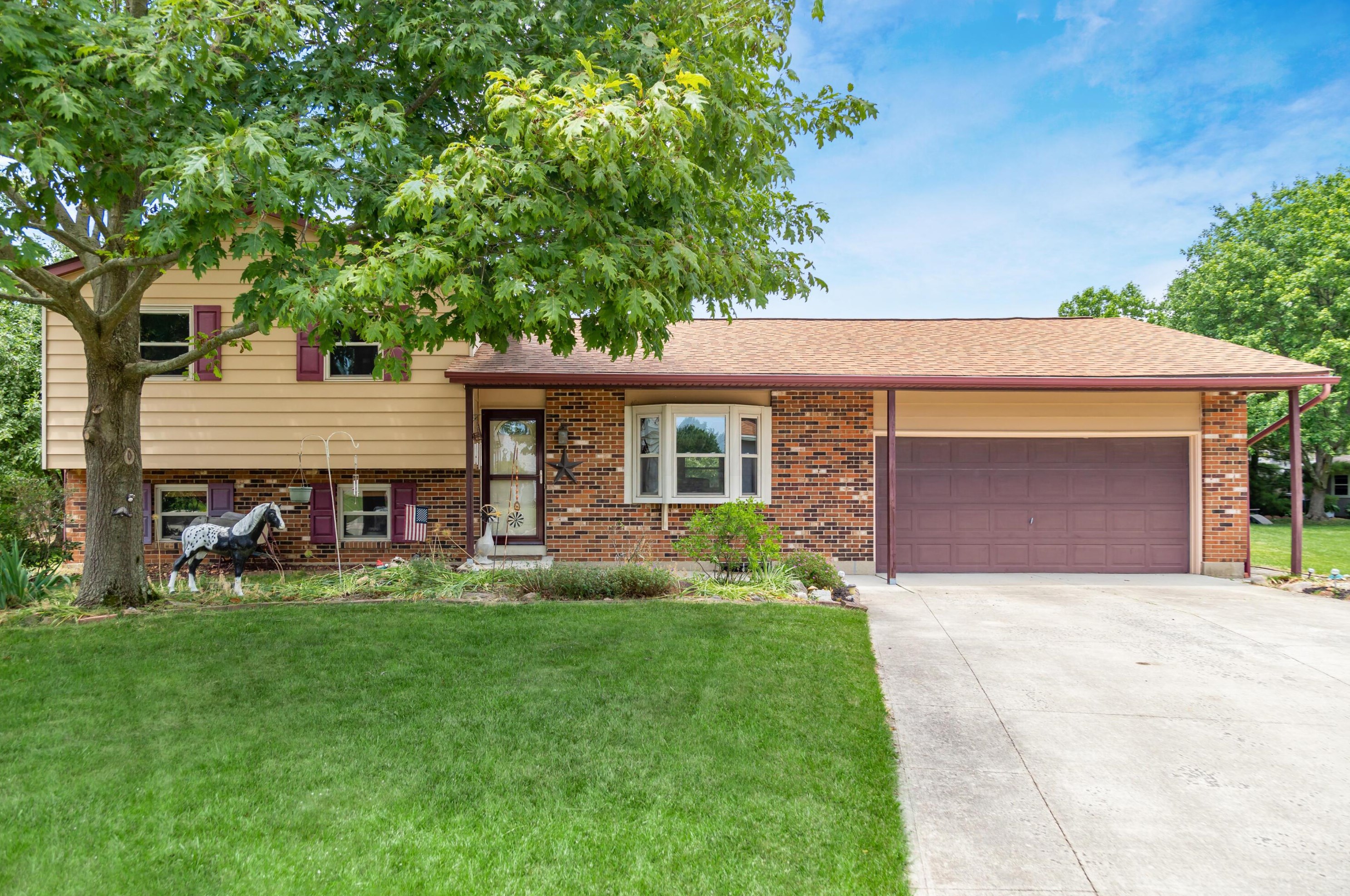 4122 Sassafras Ct, Darbydale, OH 43123
