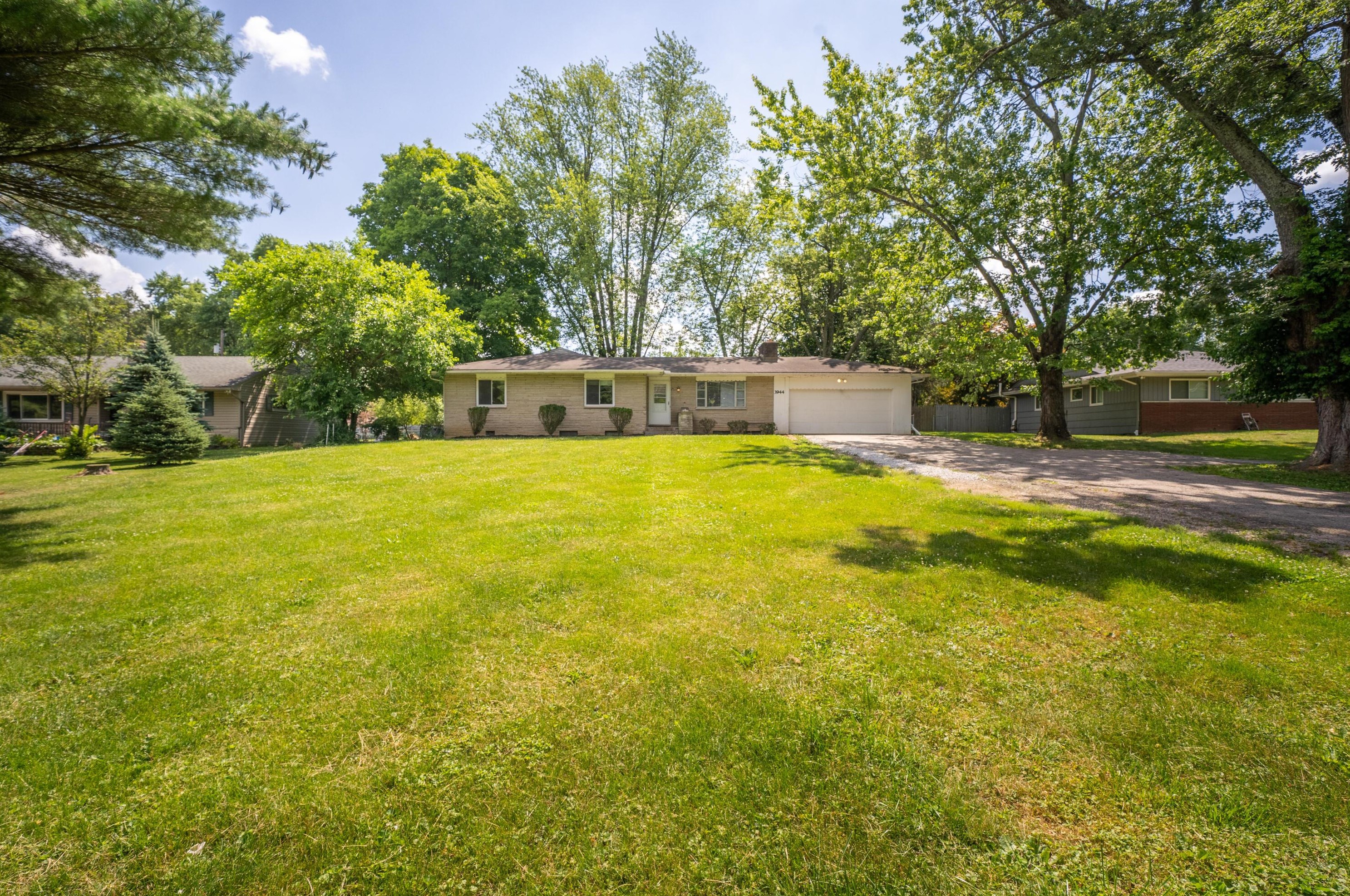 3944 Sunbury Rd, Columbus, OH 43219-3057