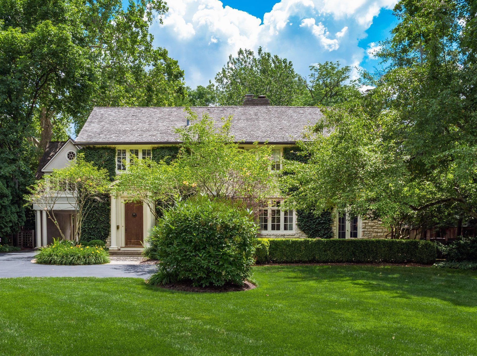 258 Parkview Ave, Columbus, OH 43209-1438