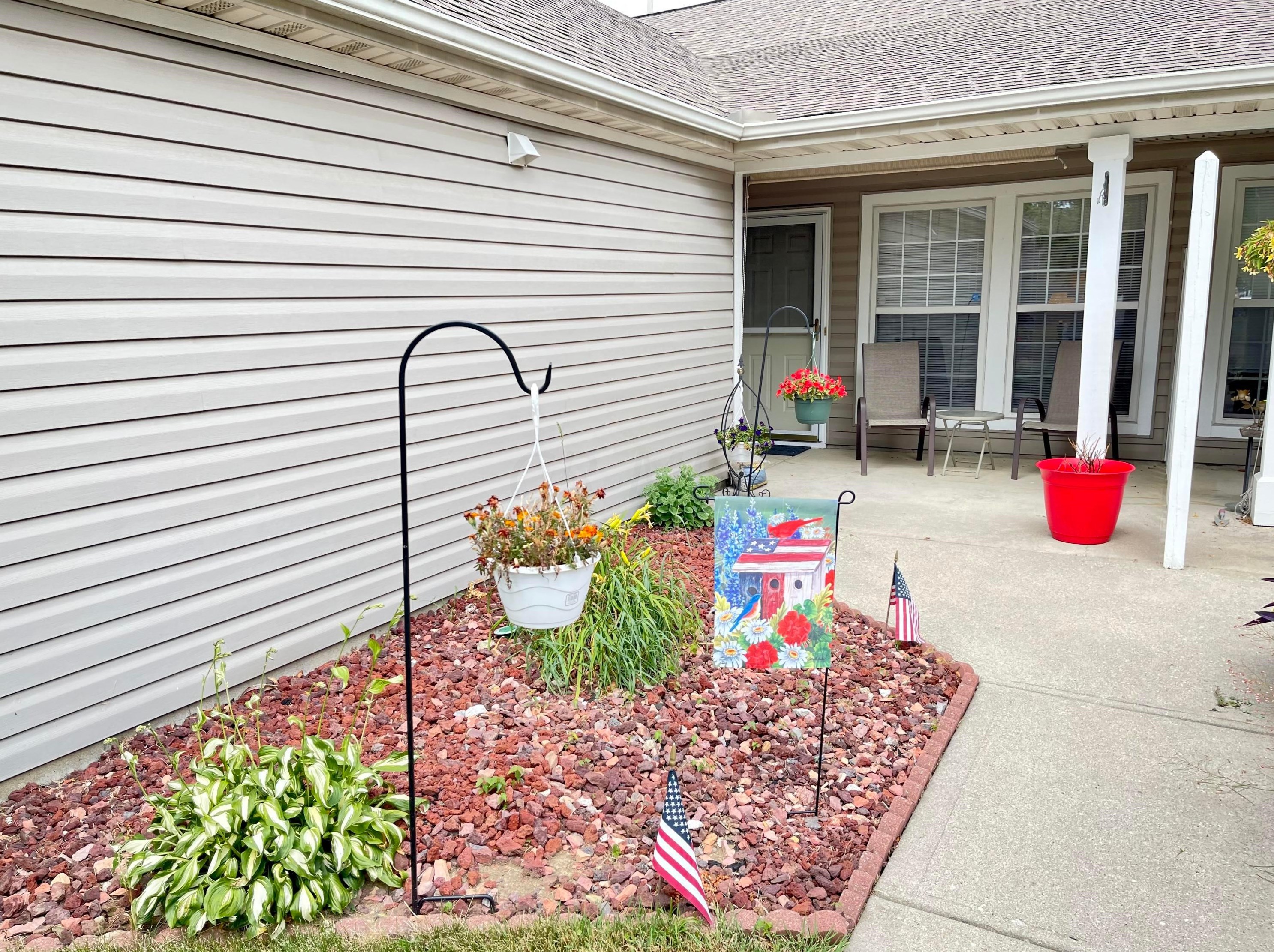 5570 Parkshire Dr, Columbus, OH 43229-9353