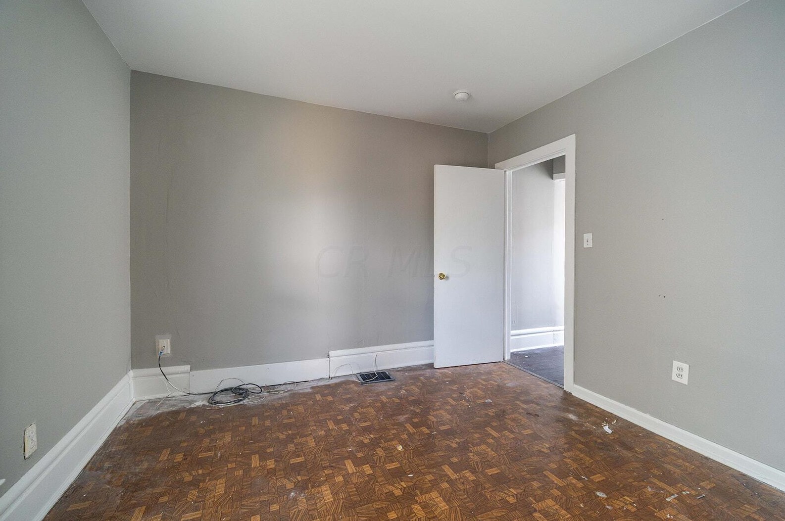 1498 Briarwood Ave, Columbus OH 43211-1407 exterior