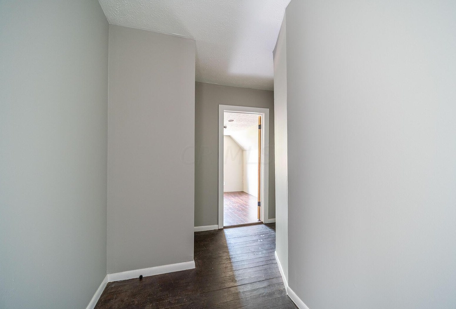 1498 Briarwood Ave, Columbus OH 43211-1407 exterior