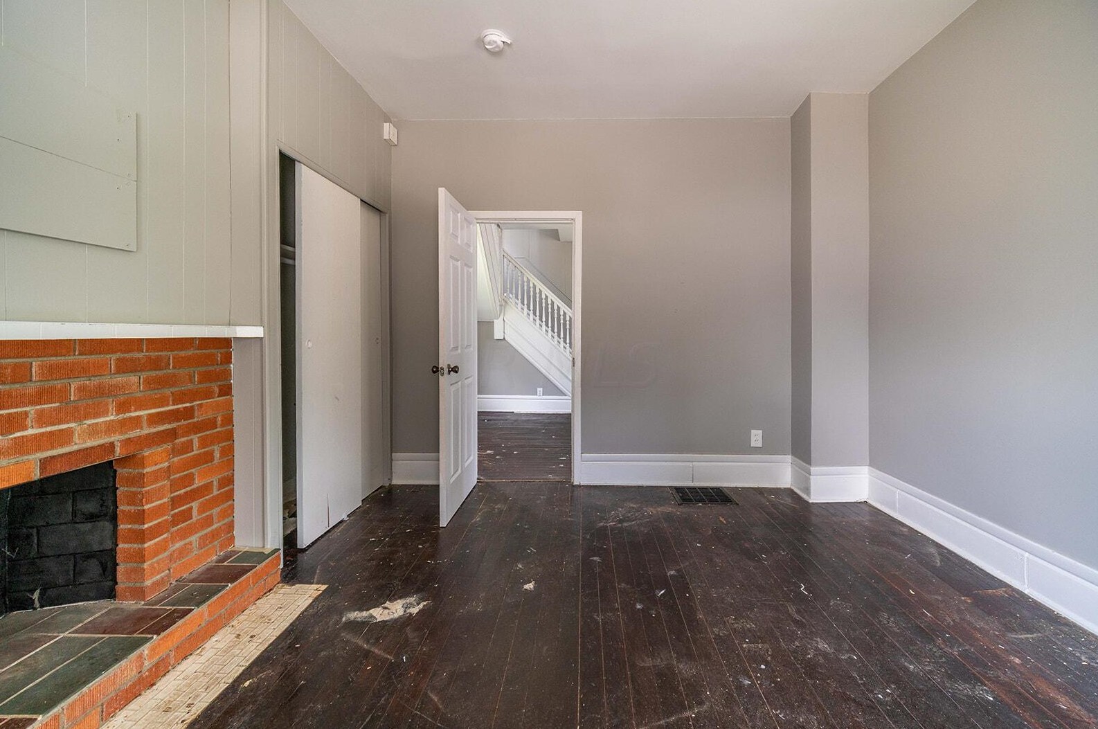 1498 Briarwood Ave, Columbus OH 43211-1407 exterior