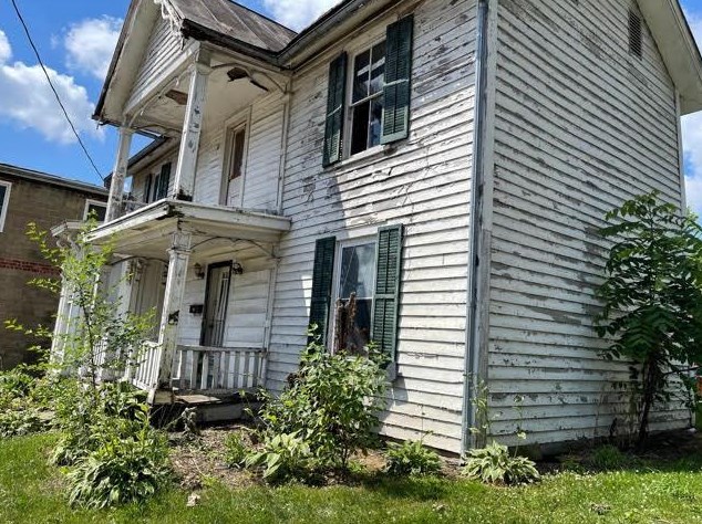 7 High St, Fredricktwn, OH 43019-1016