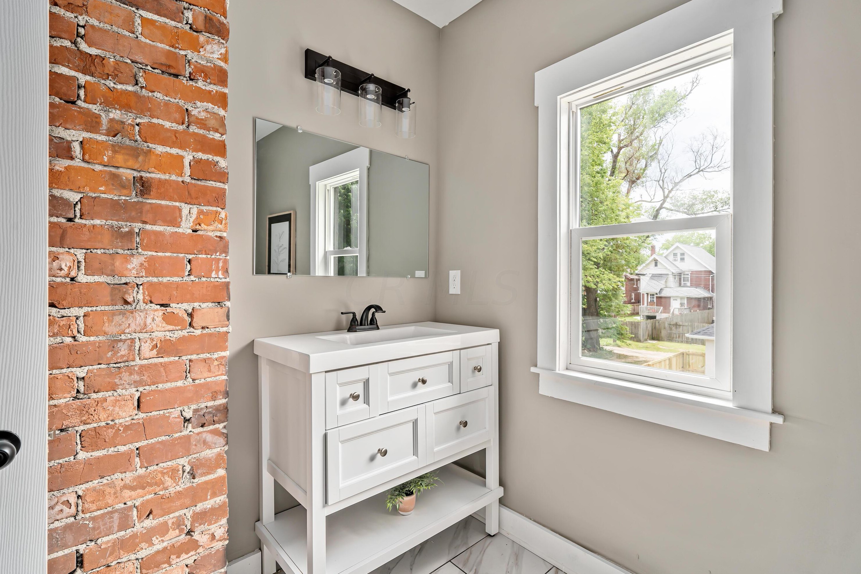 1005 Studer Ave, Columbus OH  43206-1676 exterior