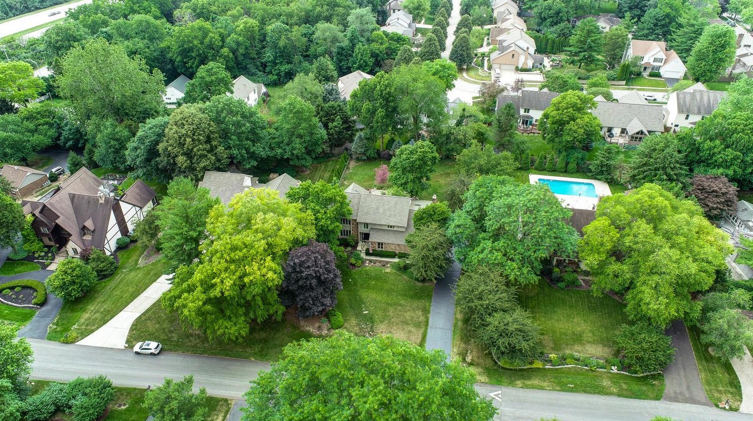 731 Gatehouse Ln, Columbus, OH 43235-1731