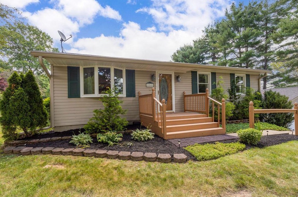 8860 Black Run Rd, Nashport, OH 43830
