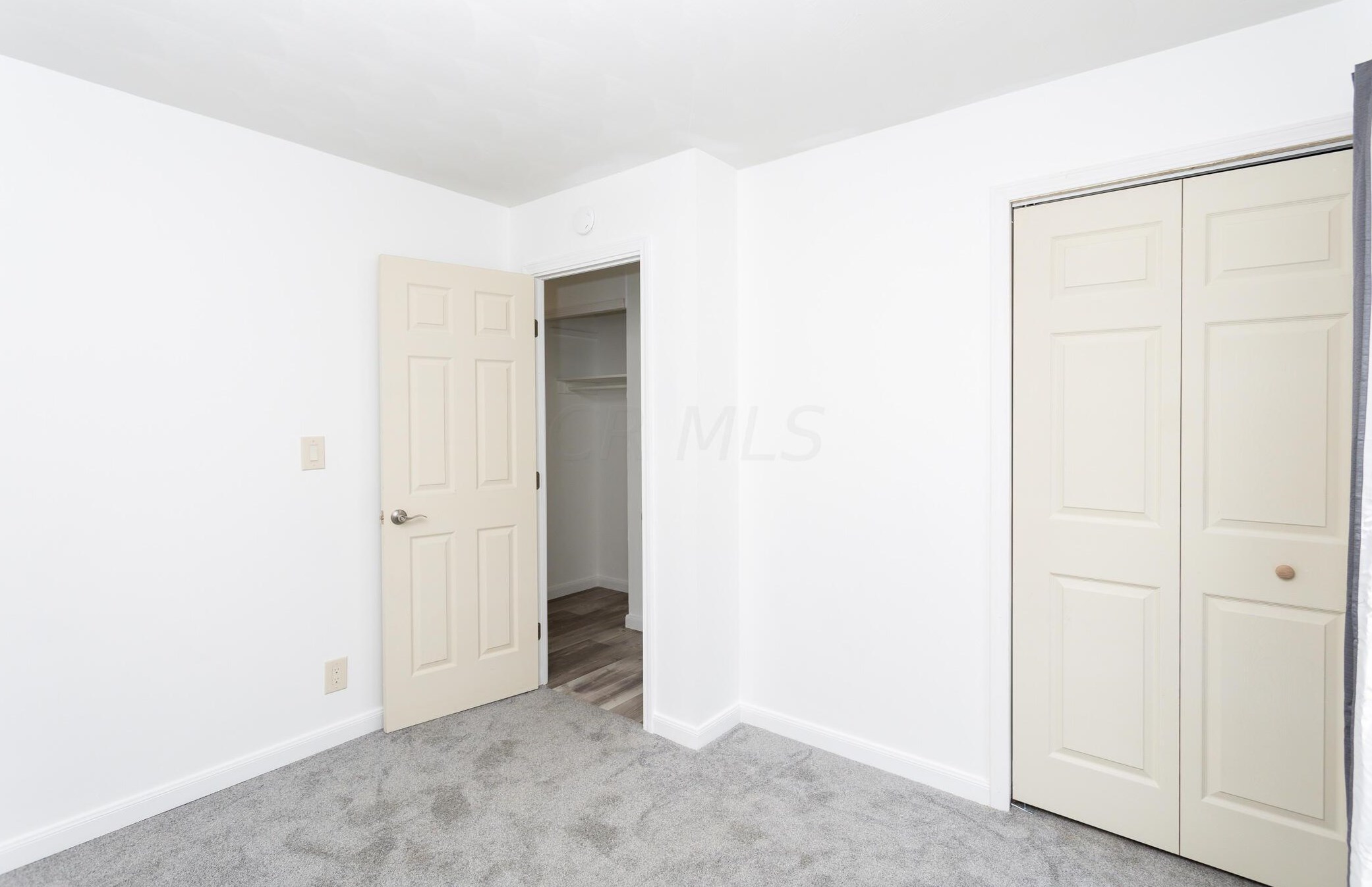 2756 Dolby Dr, Columbus OH  43207-3650 exterior