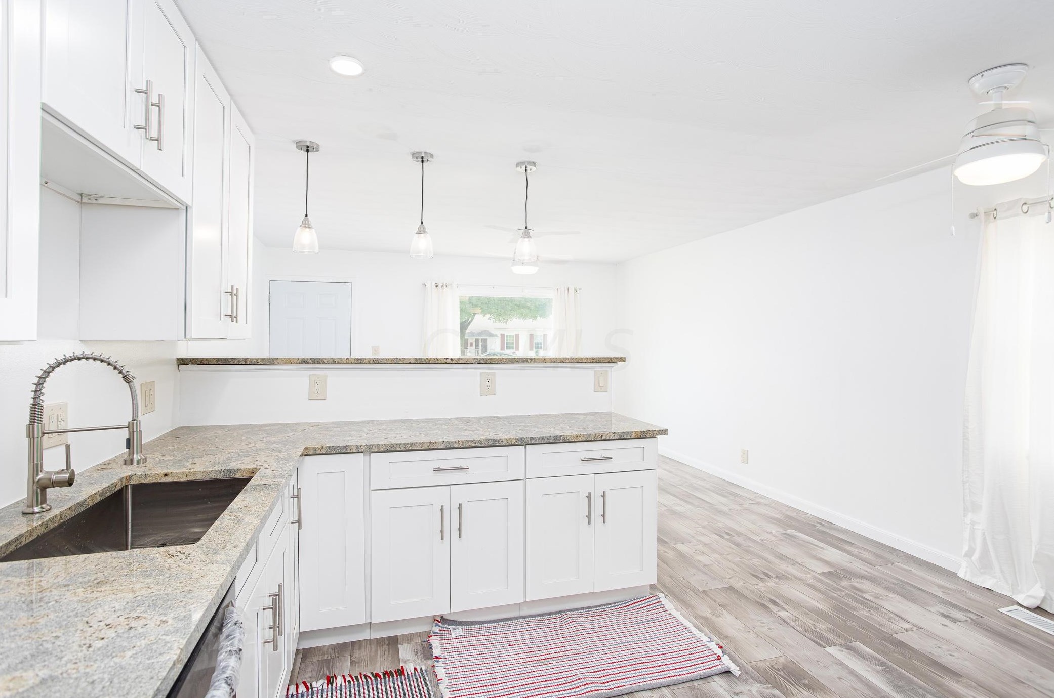 2756 Dolby Dr, Columbus OH  43207-3650 exterior