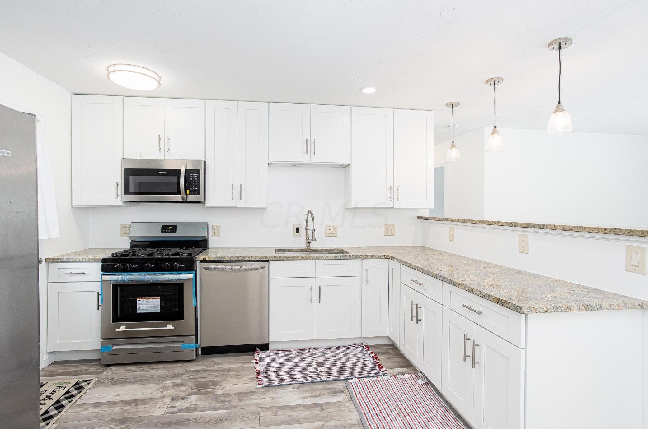 2756 Dolby Dr, Columbus OH  43207-3650 exterior