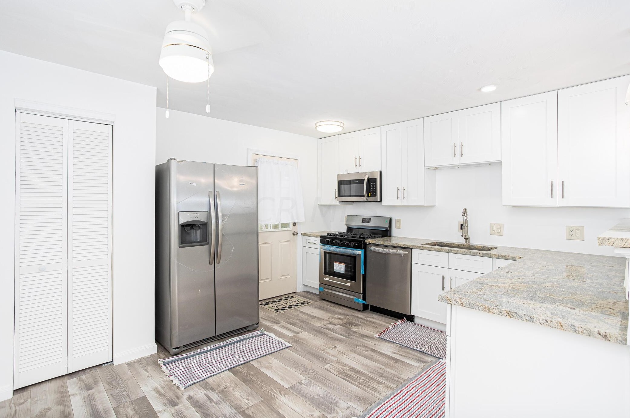 2756 Dolby Dr, Columbus OH  43207-3650 exterior