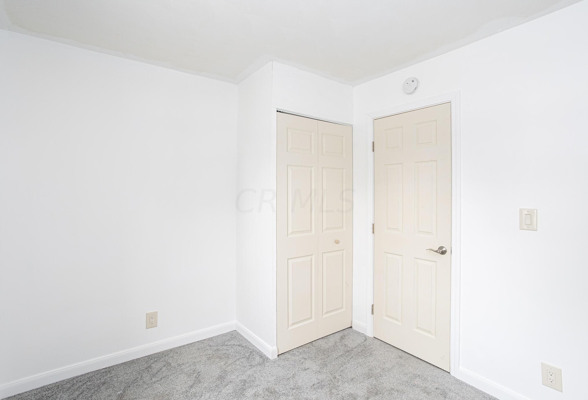 2756 Dolby Dr, Columbus OH  43207-3650 exterior